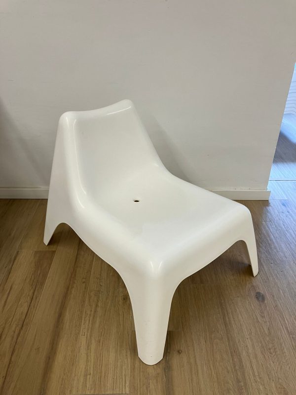 silla-blanca-ikea-terraza-jardin-segunda-mano-barcelona