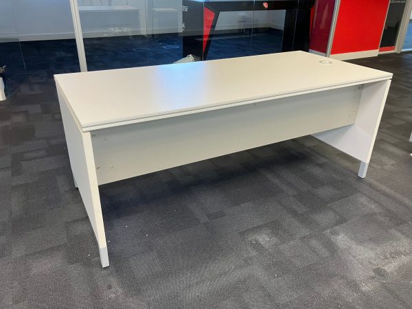 mesa-blanca-oficina-rectangular-segunda-mano-barcelona