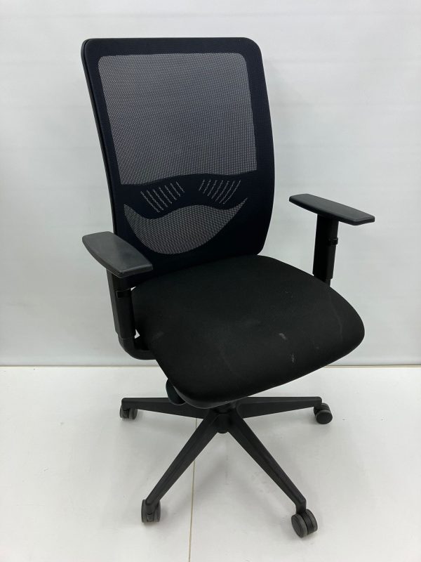 silla-oficina-segunda-mano-barcelona-negro-regulable-ruedas-giratoria