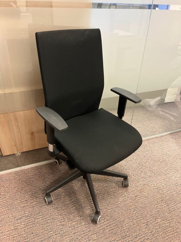 silla-oficina-benjo-seating-negro-segunda-mano-barcelona