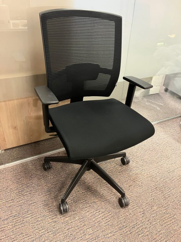 silla-oficina-negro-segunda-mano-barcelona-ofiprix