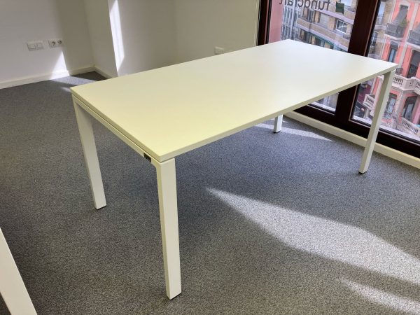 mesa-blanca-rectangular-oficina-segunda-mano-barcelona