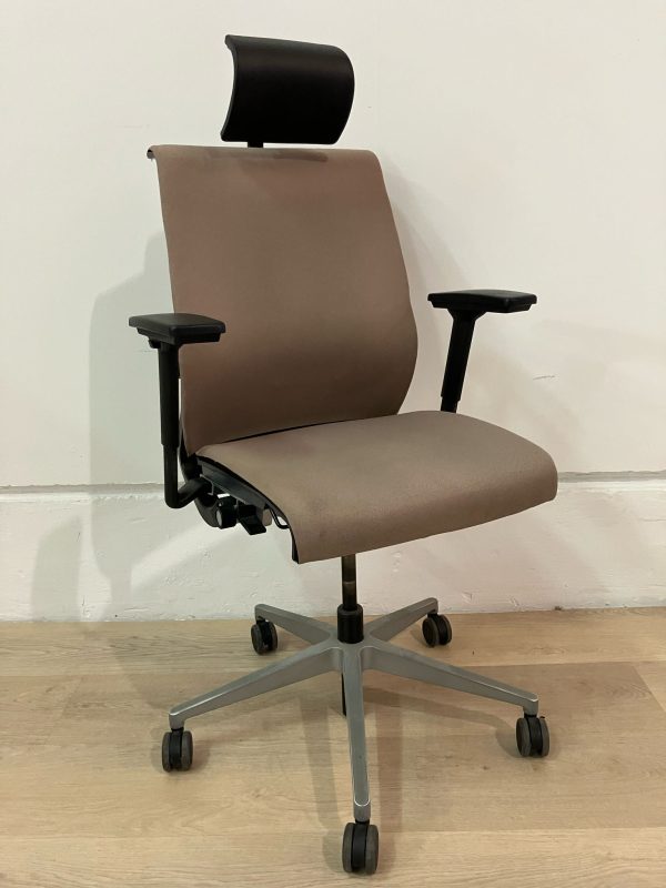 silla-think-steelcase-oficina-barcelona-ergonomica-segunda-mano-beige